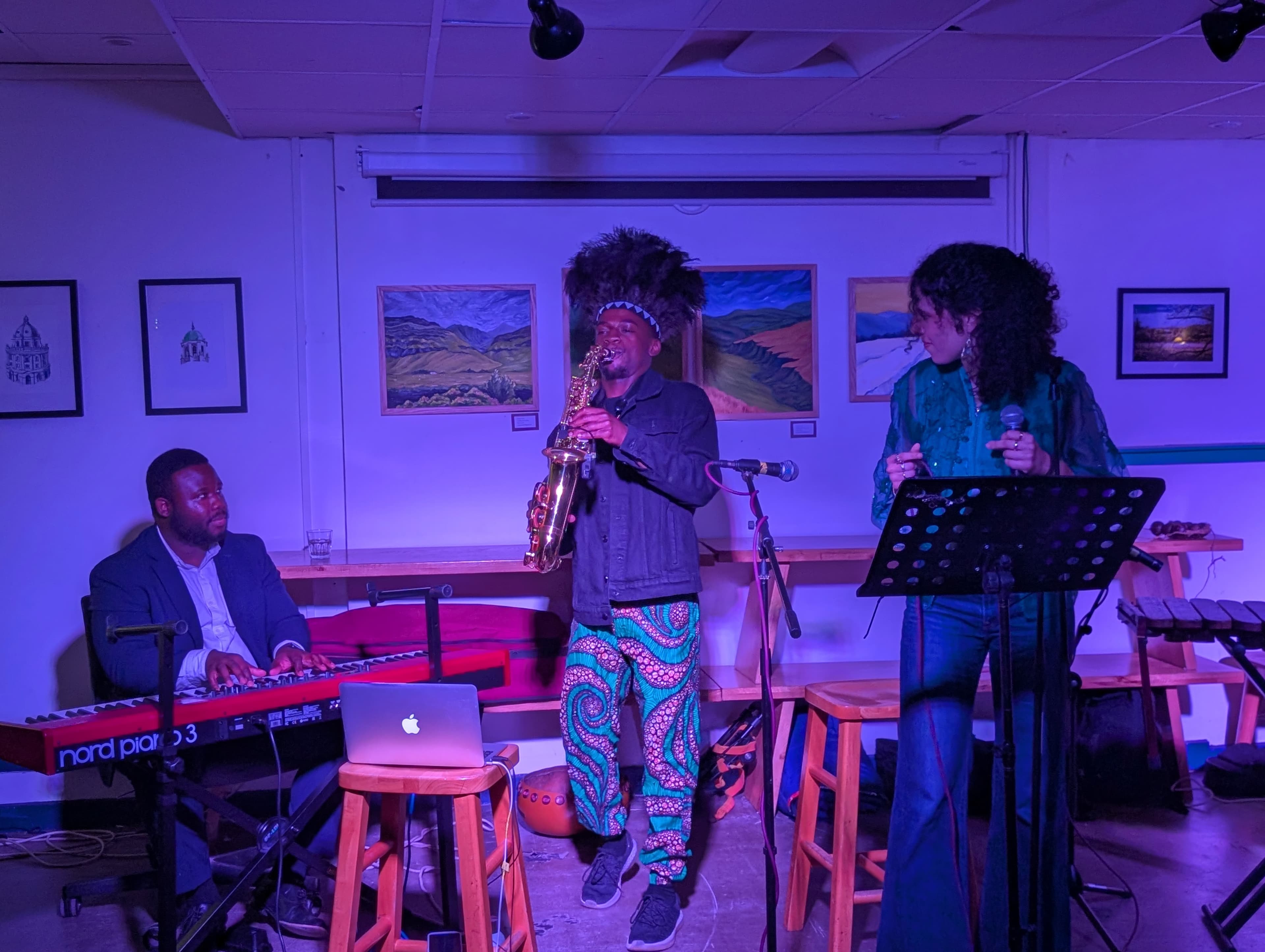 AfroSync feat. May performing live