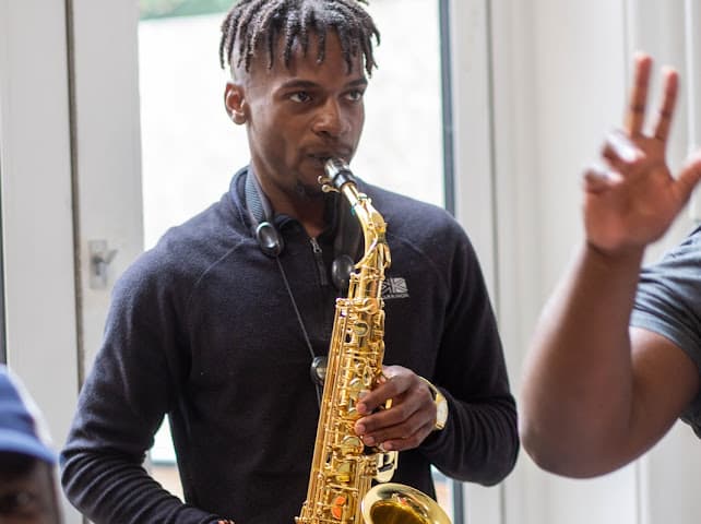 AfroSync Saxophone, Tawanda